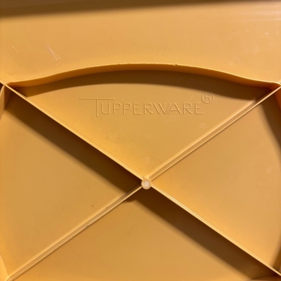 Vintage 70s Tupperware harvest gold 3-piece sheet cake carrier with handle - Picture 6 of 14